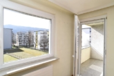 Wohnzimmer - Ausgang Loggia - 3-Zimmer-Wohnung Innsbruck nahe Klinik, Uni, Fa MED-EL, Einkaufszentrum WEST, HTL für Bau und Kunst, nebst Kindergarten