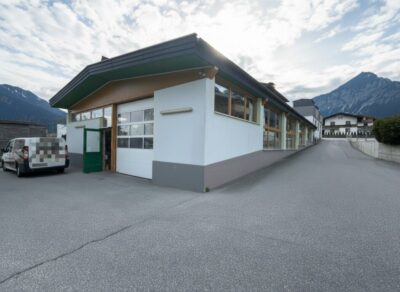 Falegnameria con ufficio nel Tirolo Inferiore tra Jenbach e Wörgl, ingresso Zillertal, 6232 Münster, Padiglione