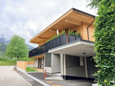 Esclusivo appartamento con giardino in posizione diretta sul campo da golf a Uderns, 6271 Uderns, Appartamento con giardino